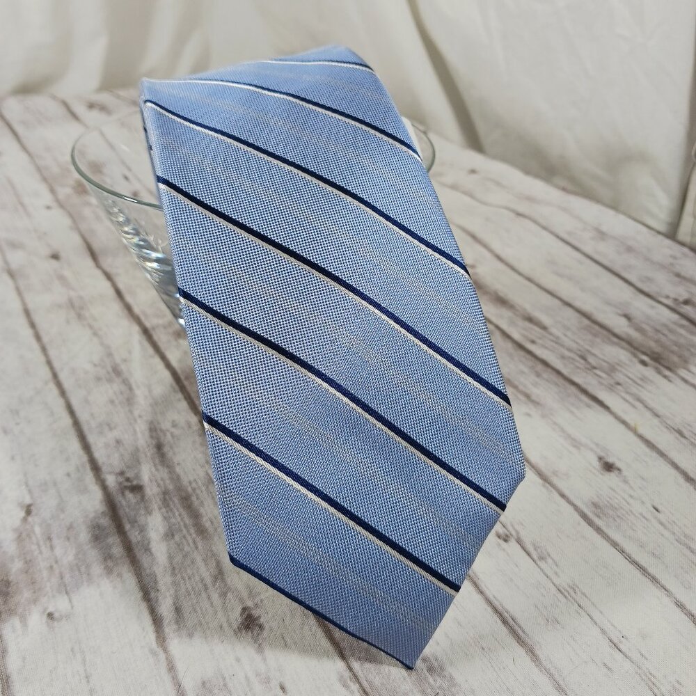 DKNY Men's Silk Necktie Light Blue w/Navy White Diagonal Stripes NWT 60x3"